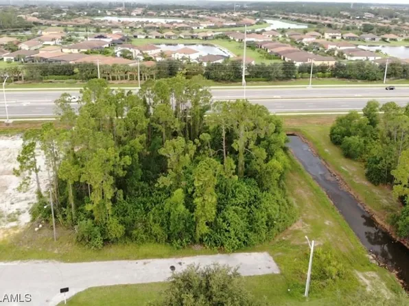 500 Meadow Rd, Lehigh Acres, FL 33973