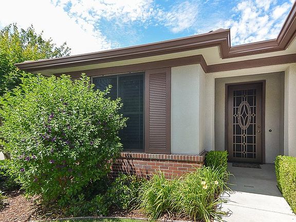 2nd image of 2039 Autumn Oaks St
