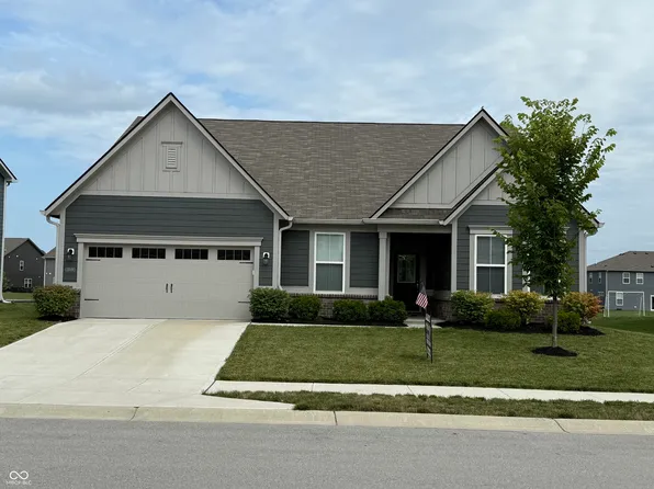 2349 S Copperstone Dr, New Palestine, IN 46163