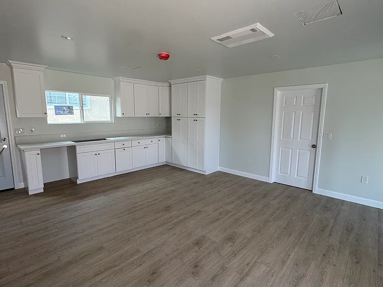 11313 Groveside Ave — Photo 2