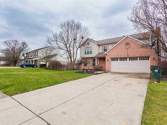 3rd image of 131 Lake Park Dr
