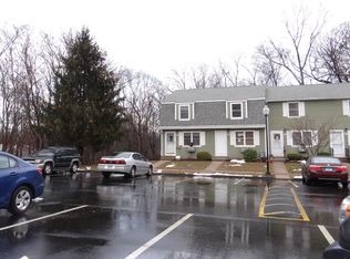 104 Brentwood Dr, Wallingford, CT 06492