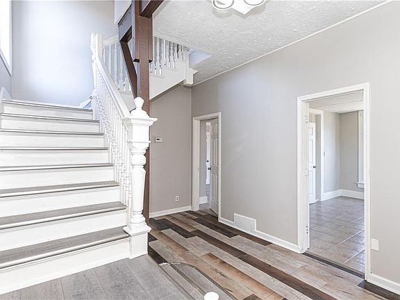 3rd image of 418 N 7th St