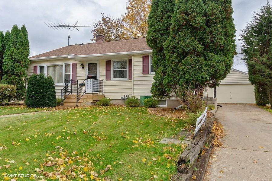 1st image of 919 Dayton St