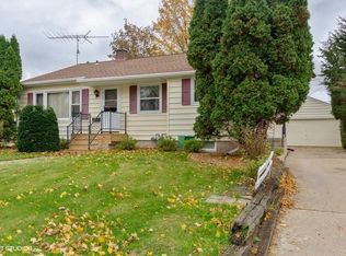 919 Dayton St, Mayville, WI 53050