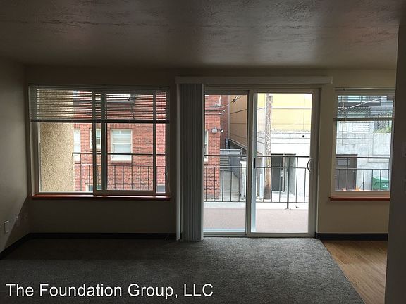 3rd image of 5233 15th Ave NE APT 205