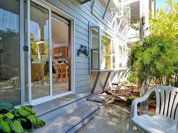 5th image of 4120 212th St SW #104B