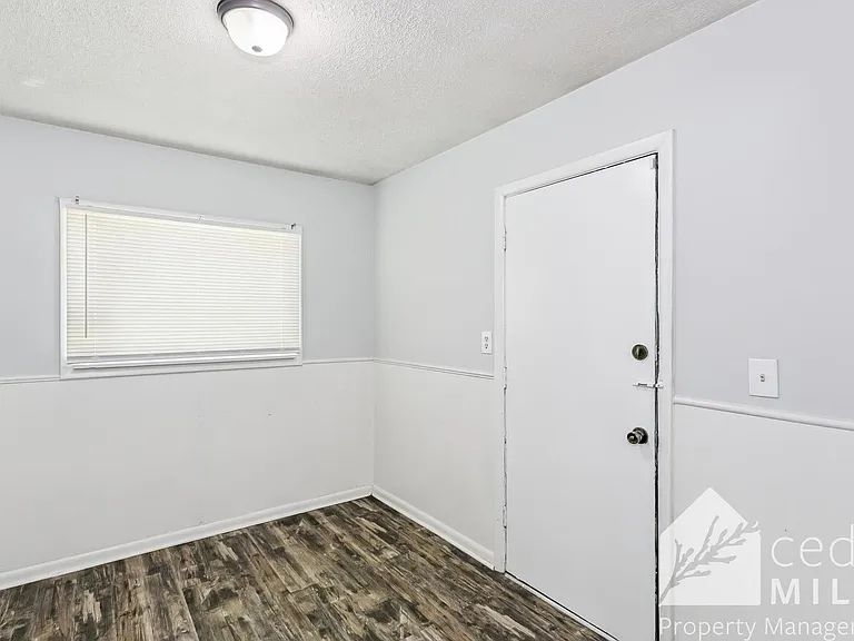 2134 W 35th St S — Photo 7