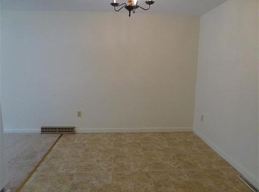 5th image of 67 Lake Shore Dr N