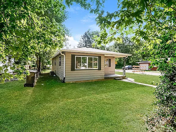 3135 Ralston Ave — Photo 2