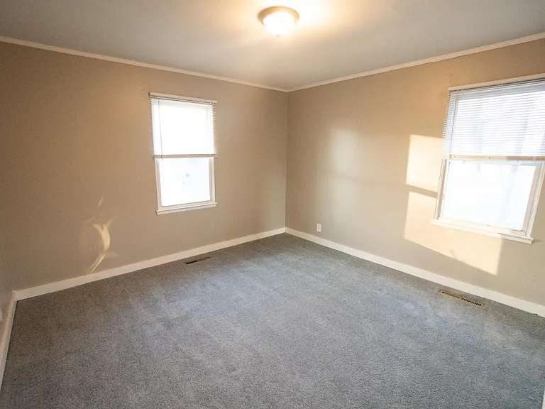 22760 Rosewood Ave — Photo 8