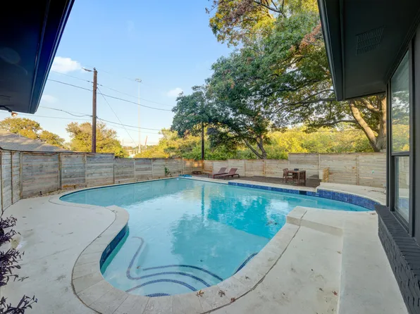 9667 Timberleaf Dr, Dallas, TX 75243