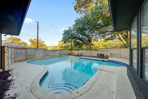9667 Timberleaf Dr Photo 1