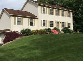 341 Springdale Rd, Westfield, MA 01085