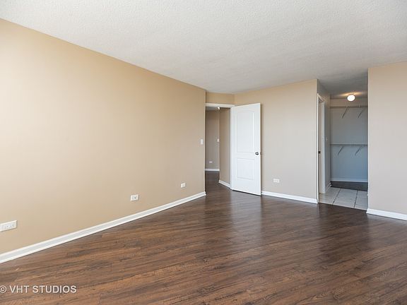 5th image of 3925 Triumvera Dr APT 9C
