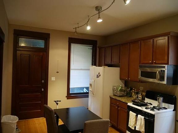 4th image of 3315 N Albany Ave