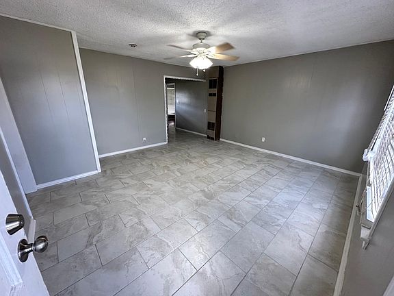 3rd image of 4208 SE 26th St