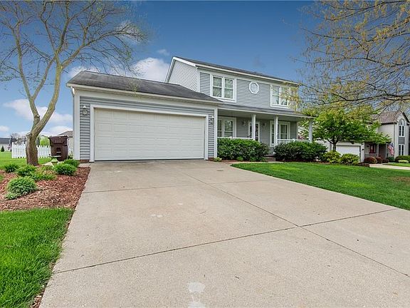 3rd image of 902 Crosswyck Cir
