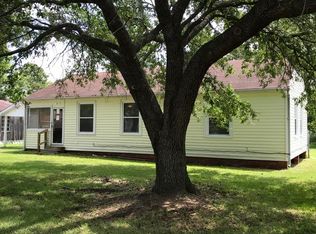 911 Marvin Ave, Leesville, LA 71446