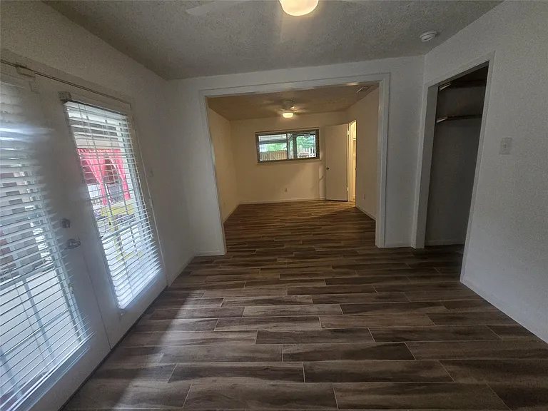 9802 Sagepike Dr — Photo 25