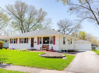 4106 Rose Hedge Dr, Des Moines, IA 50310