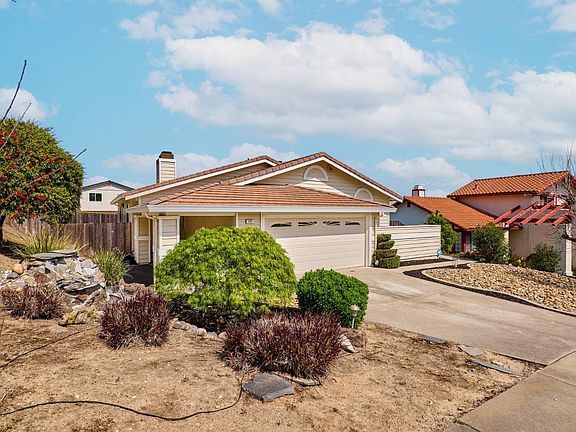 3rd image of 157 Meadowlark Way