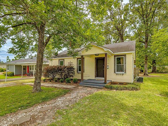 2nd image of 1105 Melanie Ln