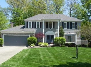 1757 Hunters Point Ln, Westlake, OH
