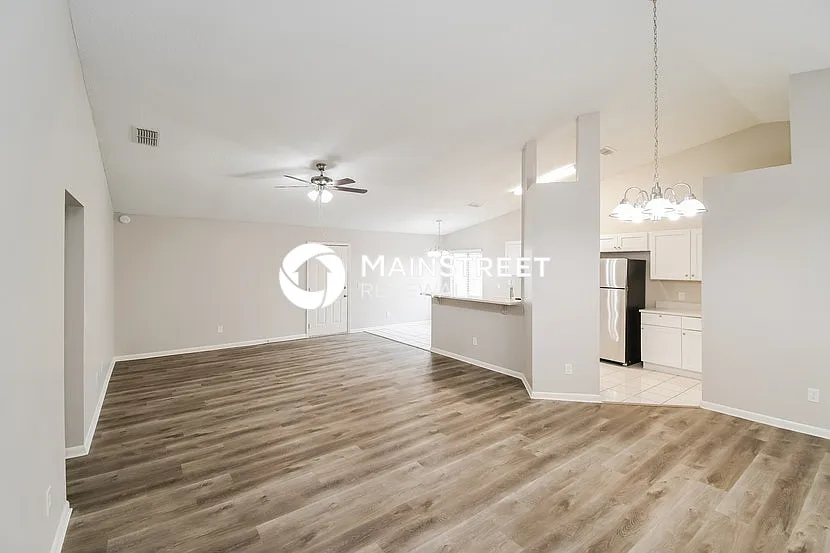 7848 Hunters Lake Circle S — Photo 3