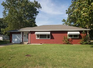 1400 W 7th St, Newton, KS 67114