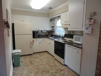 3rd image of 245 Peachwood Ln