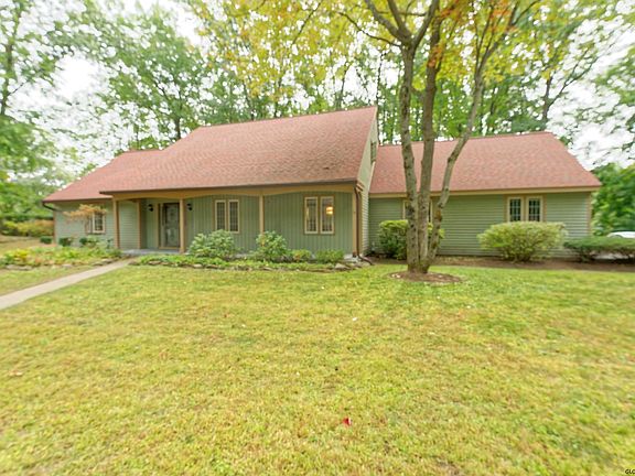 5th image of 20 Longwood Dr