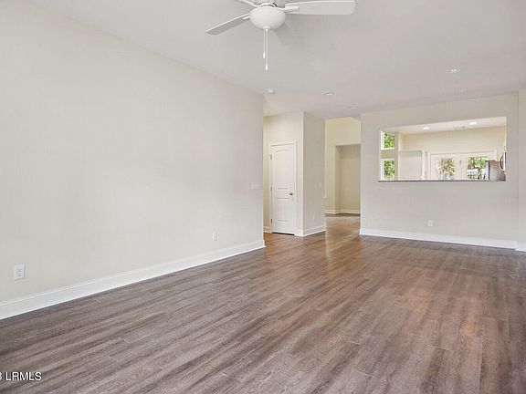4th image of 367 Dante Circle