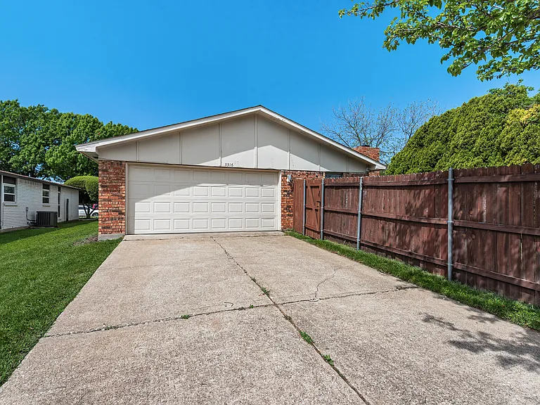 3316A John Muir Ct — Photo 31