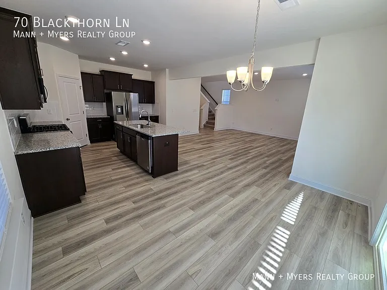 70 Blackthorn Ln — Photo 16
