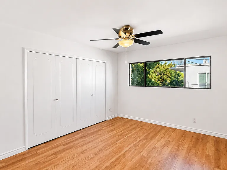 1044 N Curson Ave #8 — Photo 4