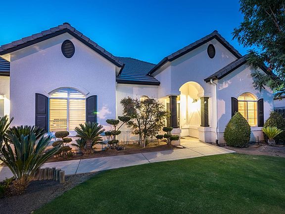 2nd image of 2060 E Warwick Ave