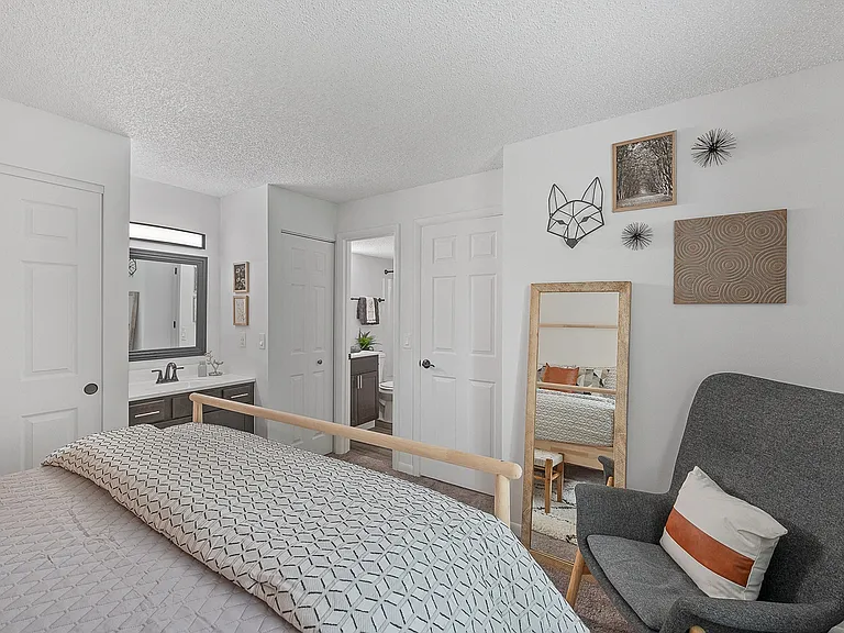 Timber Glen Apartments — Photo 13