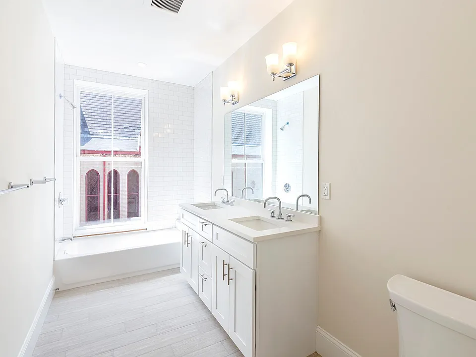 1902 Washington St #TOWNHOUSE