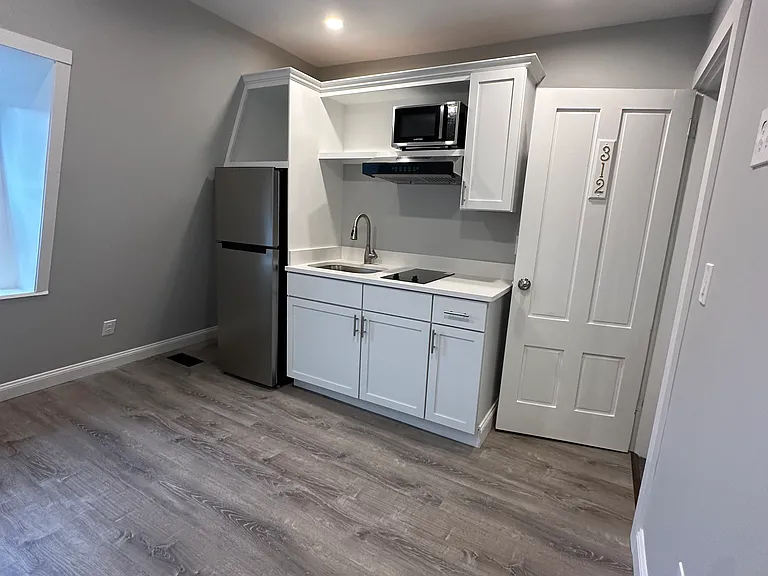 6 Monroe St #312 — Photo 1