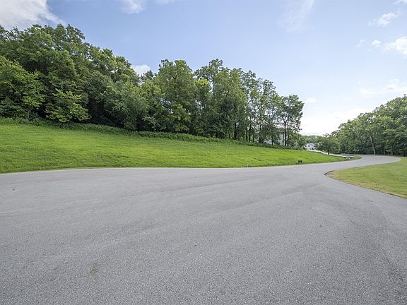 4th image of 326 Lionheart Way