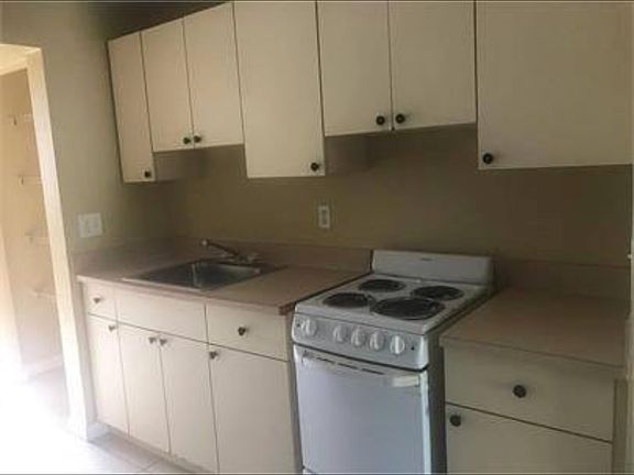 3rd image of 211 N K St APT A