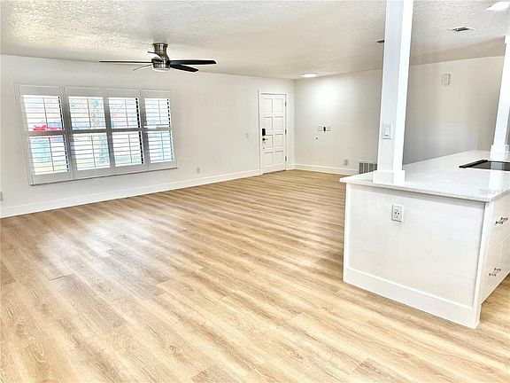 4th image of 1325 Mollie Rd