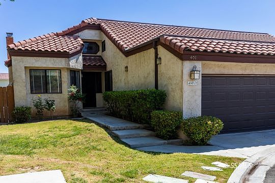 2nd image of 407 Tepatitlan Ct