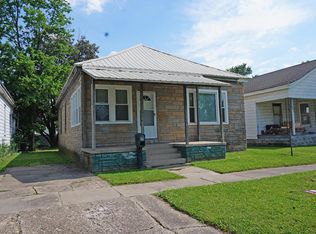 525 W 6th St, Mount Carmel, IL 62863
