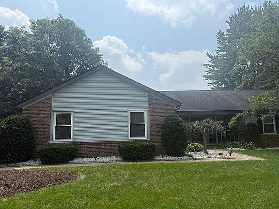 3rd image of 3339 W Sunset Dr N