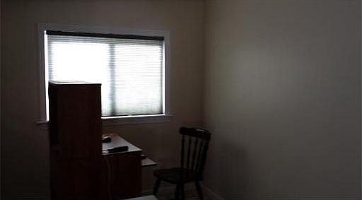3rd image of 27 Bayberry Ln