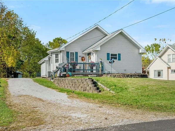 923 Bellflower Ave NW, Canton, OH 44708