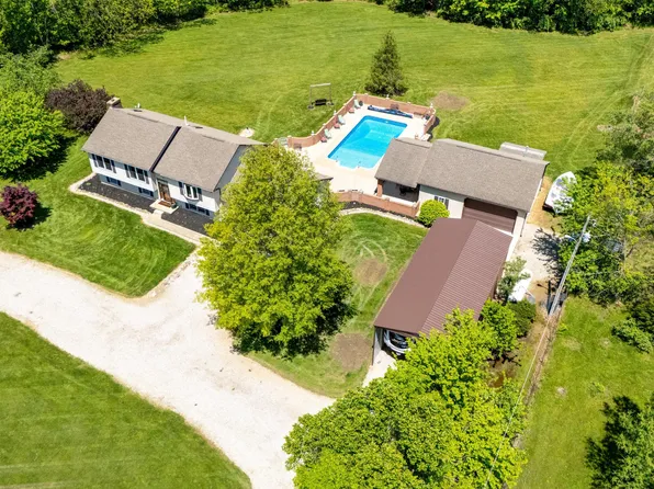 7684 Stout Rd, Circleville, OH 43113