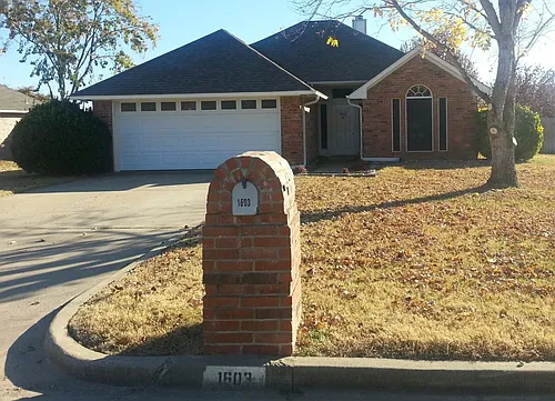 1603 Waterton Cir Photo 1
